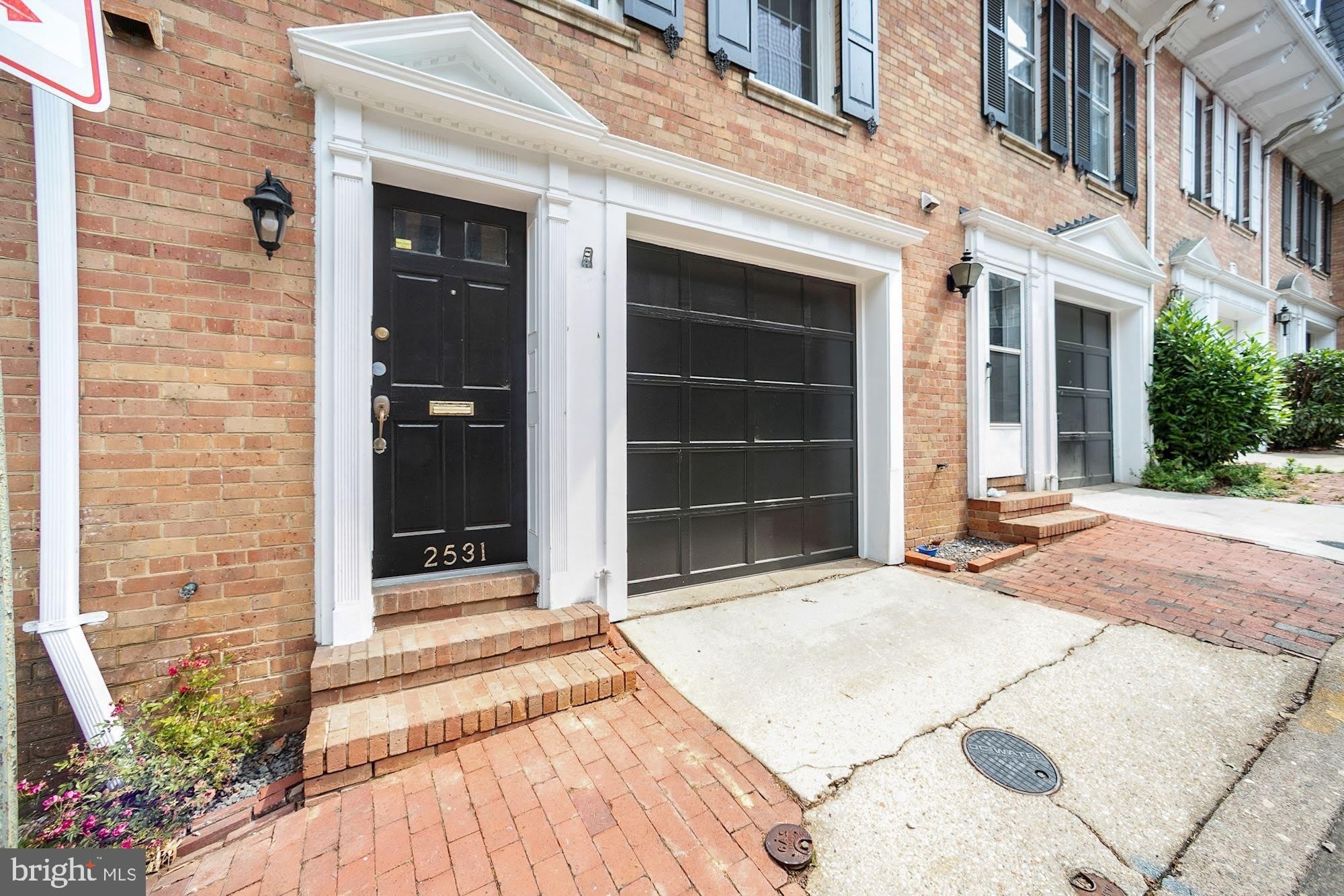 2531 Queen Annes Lane Nw – photo 2