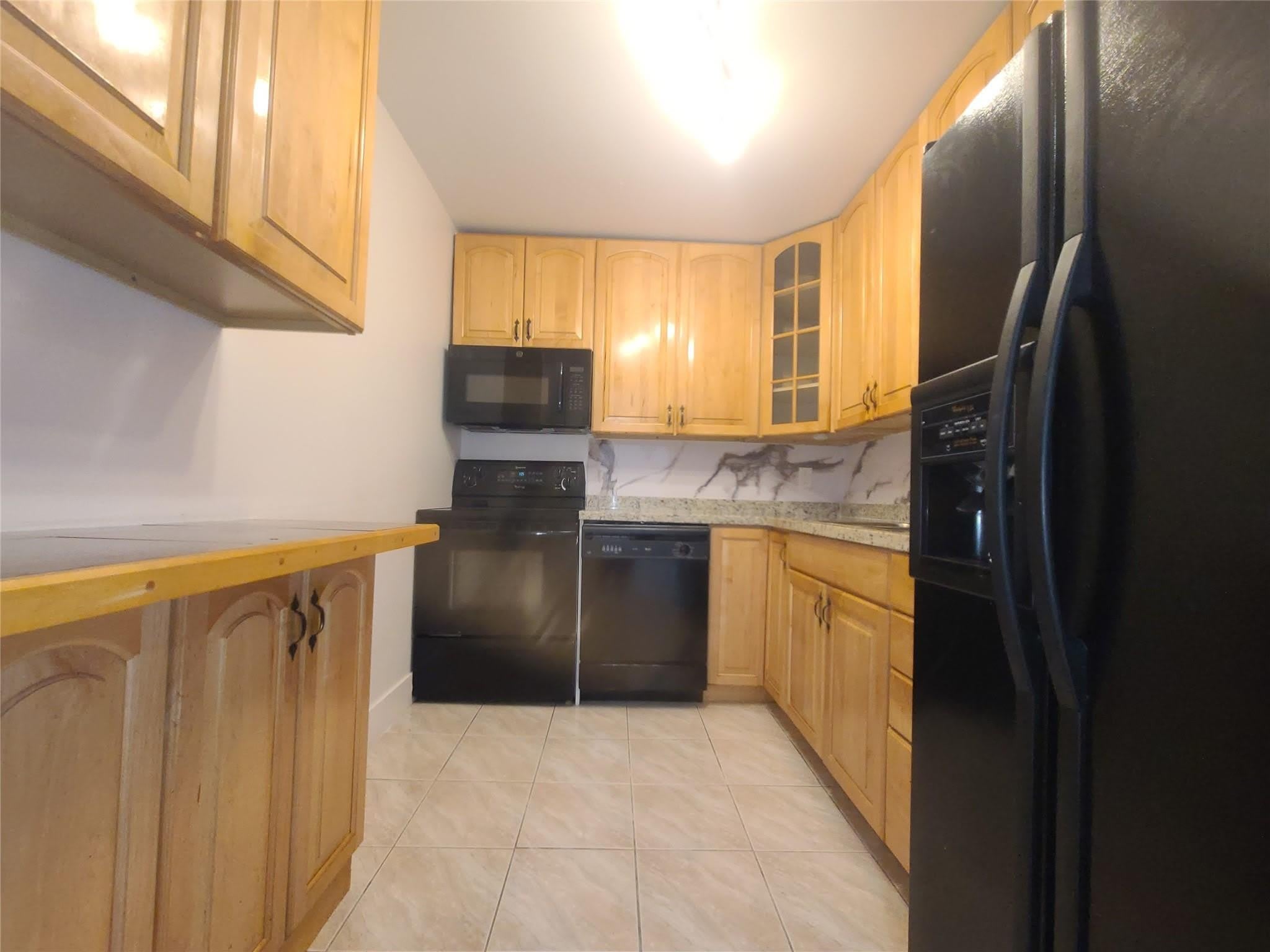 6391 Bay Club Drive – photo 3