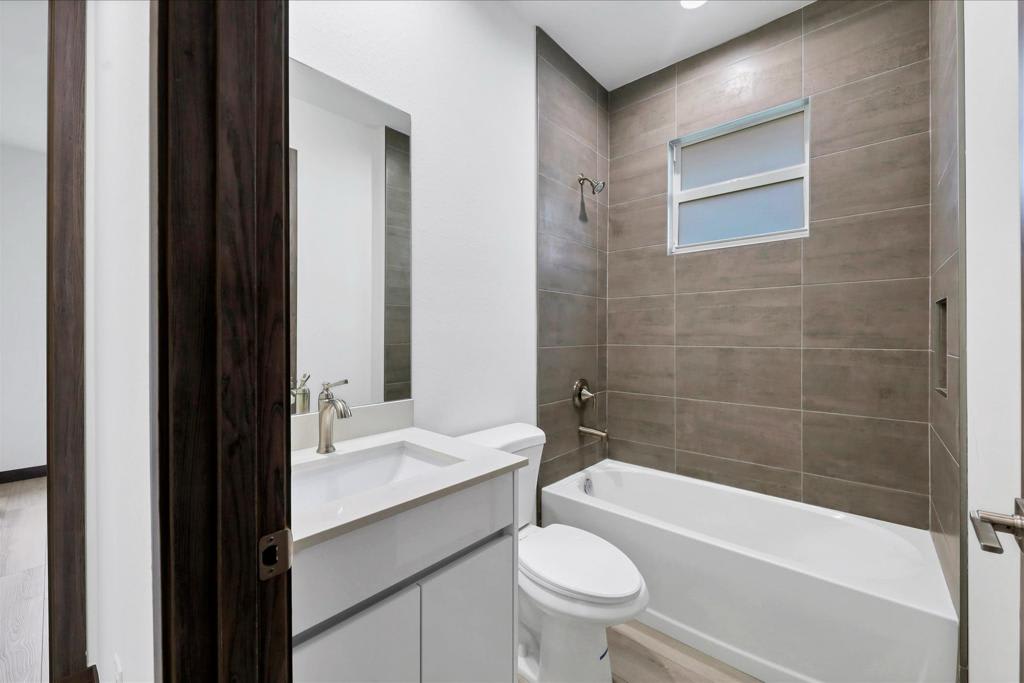 3050 Wentworth Street – photo 4