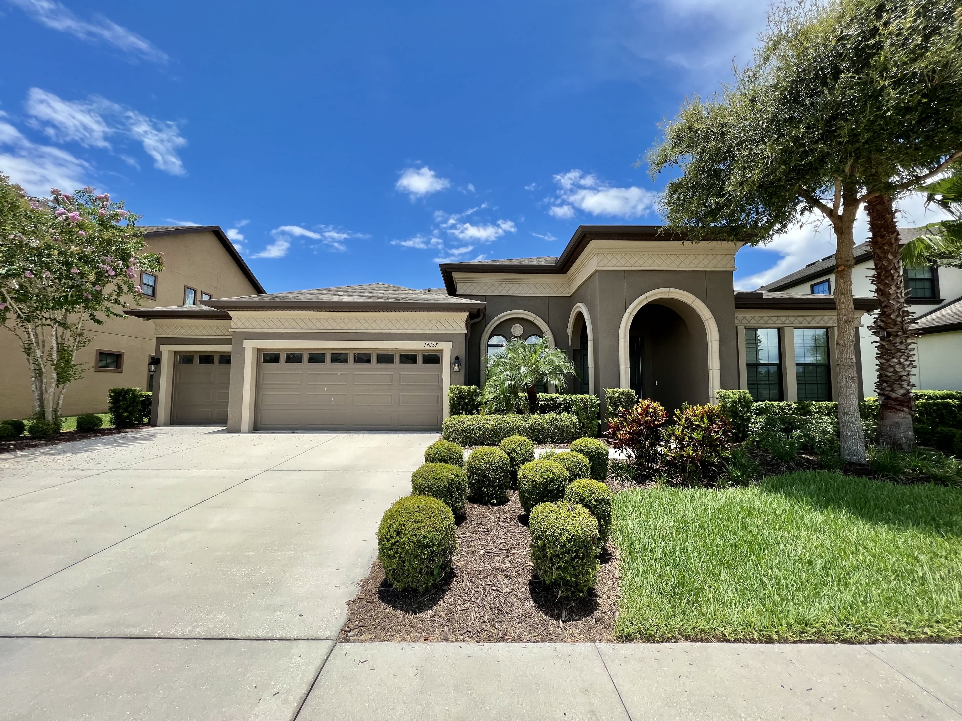19237 Falcon Crest Blvd – photo 2
