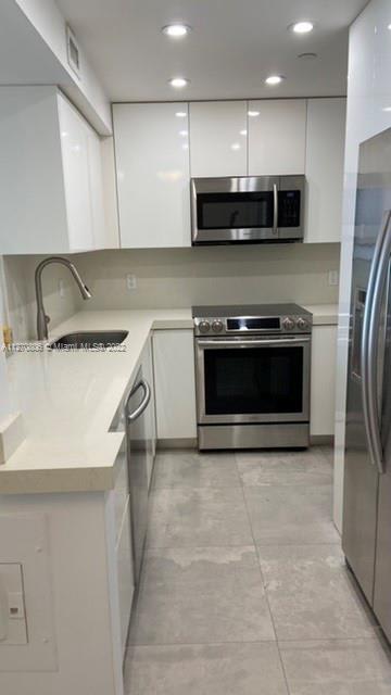 1200 West Avenue – photo 2