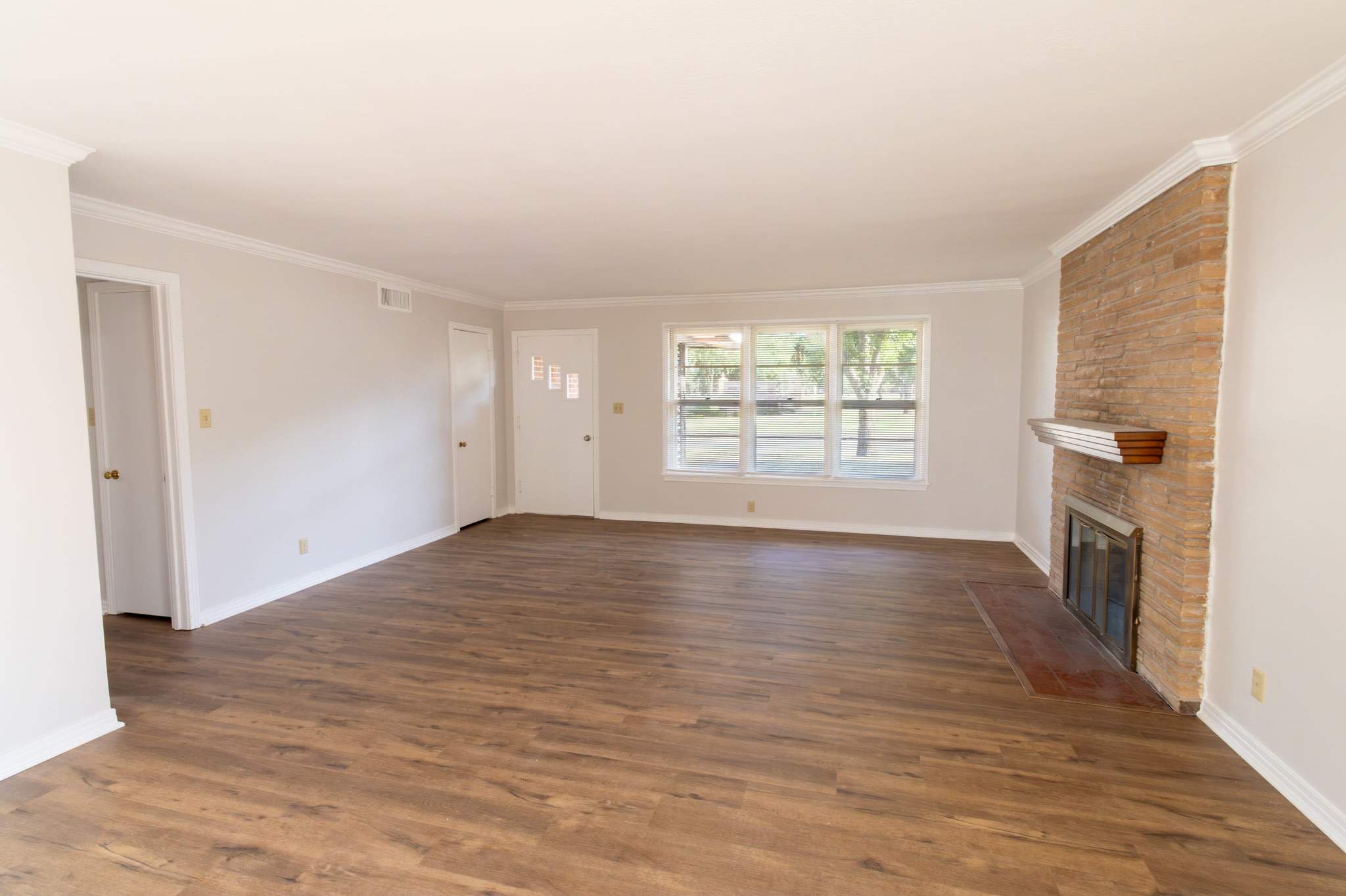 2400 Hampstead Lane – photo 5