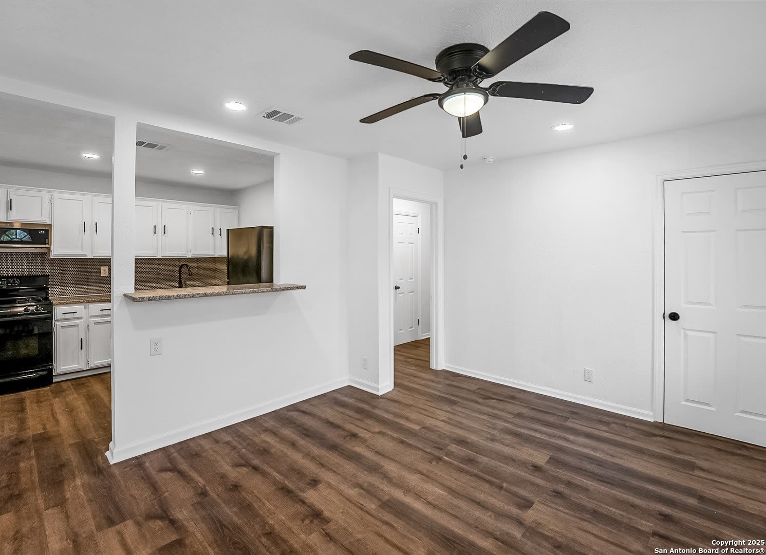122 STOLNET ST – photo 1