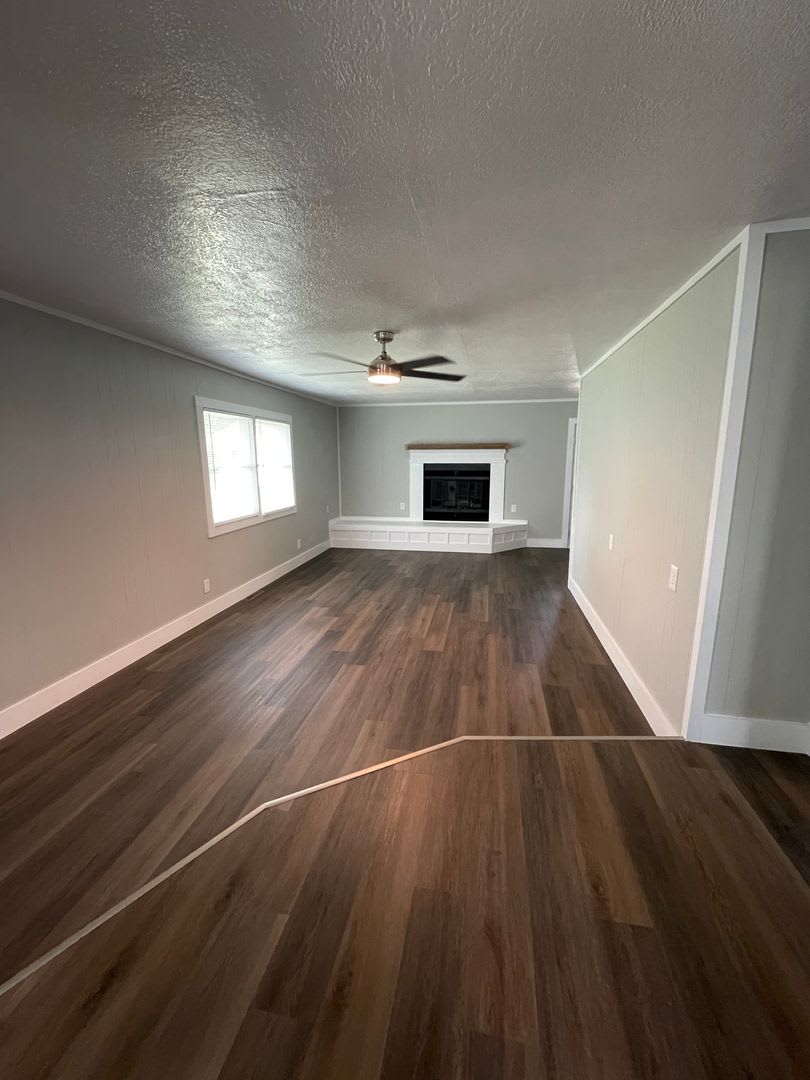 Three Bedroom Near Columbian Park – photo 2