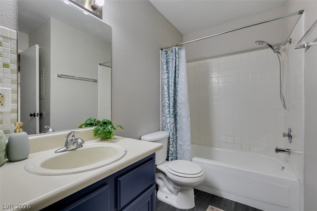 810 N Sloan Lane – photo 5