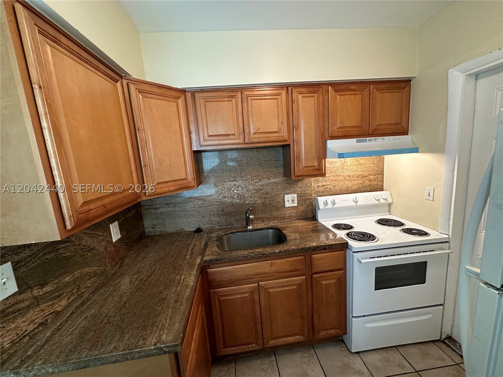 148 NW 40th Ct – photo 4