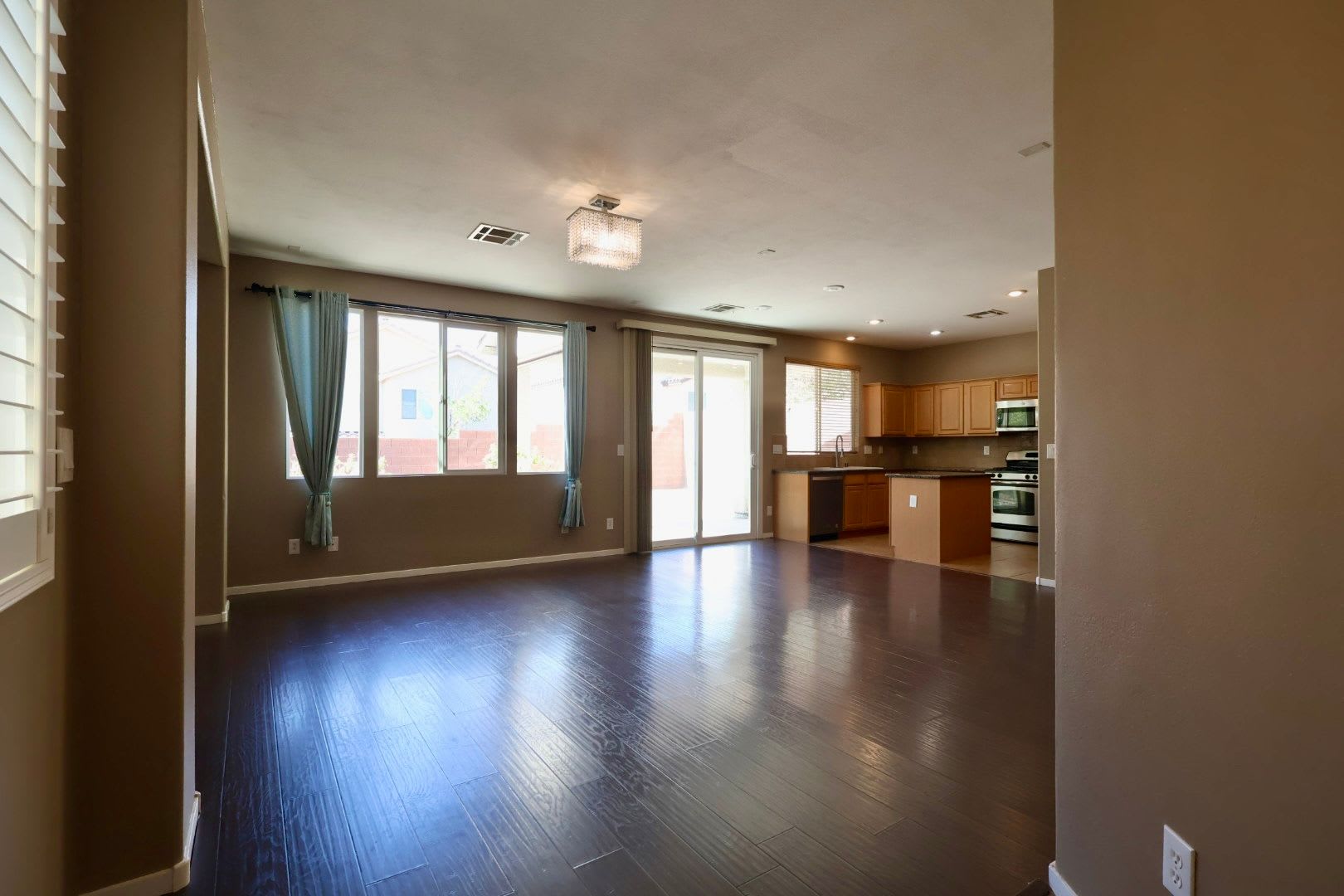 Beautiful 2-story Home in Providence! – photo 3