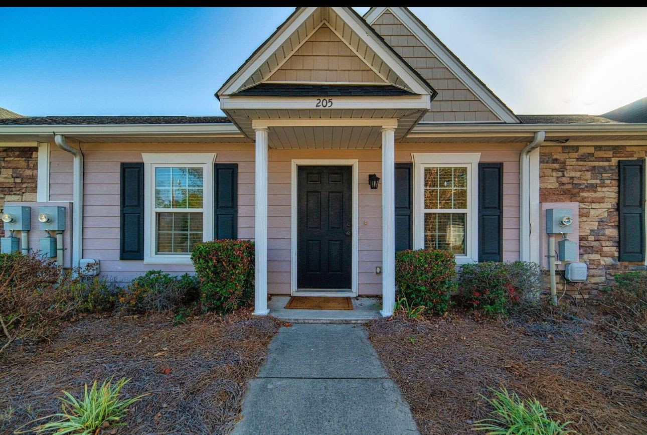 205 Haley Dr – photo 2