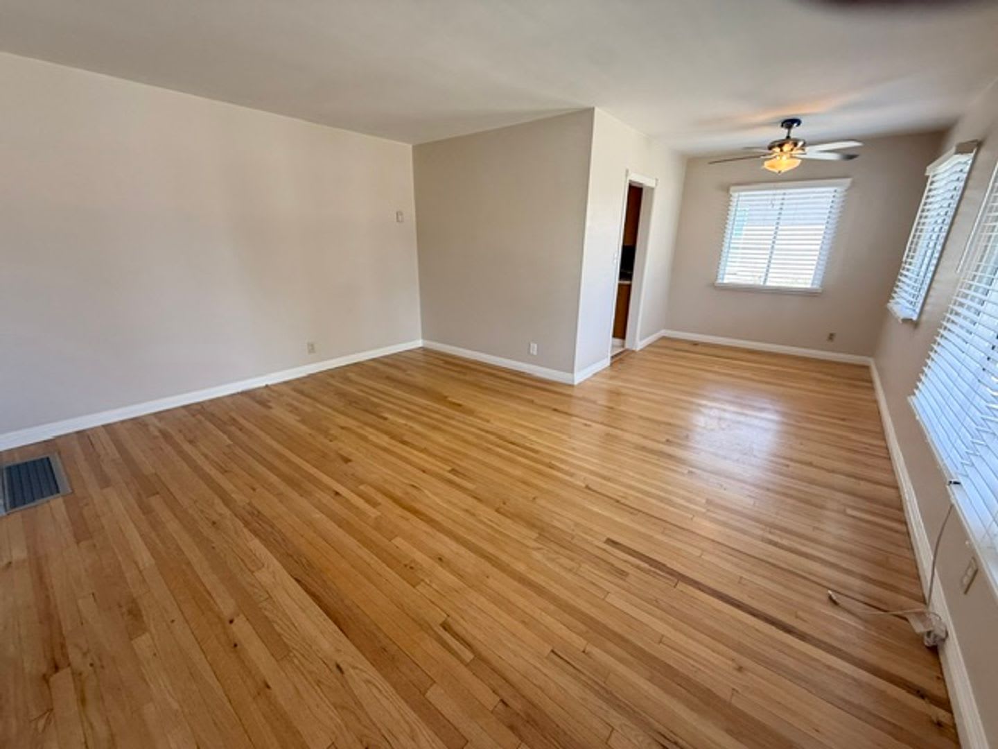 LAKEWOOD--- STEPS TO HEARTWELL PARK! 3BR/1BA $3975mo – photo 3
