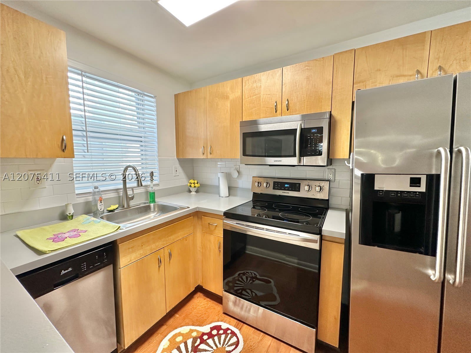 1542 Drexel Ave – photo 5