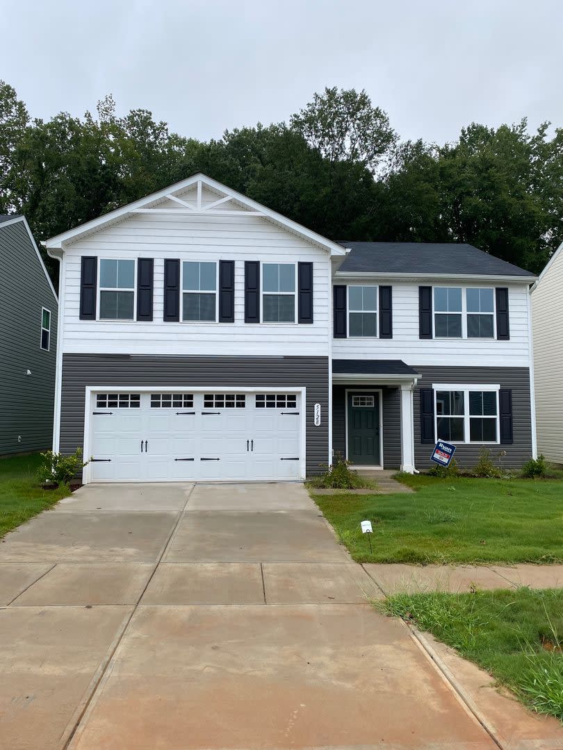 Room in 4 Bedroom Home at Rustling Pines Ct – photo 3
