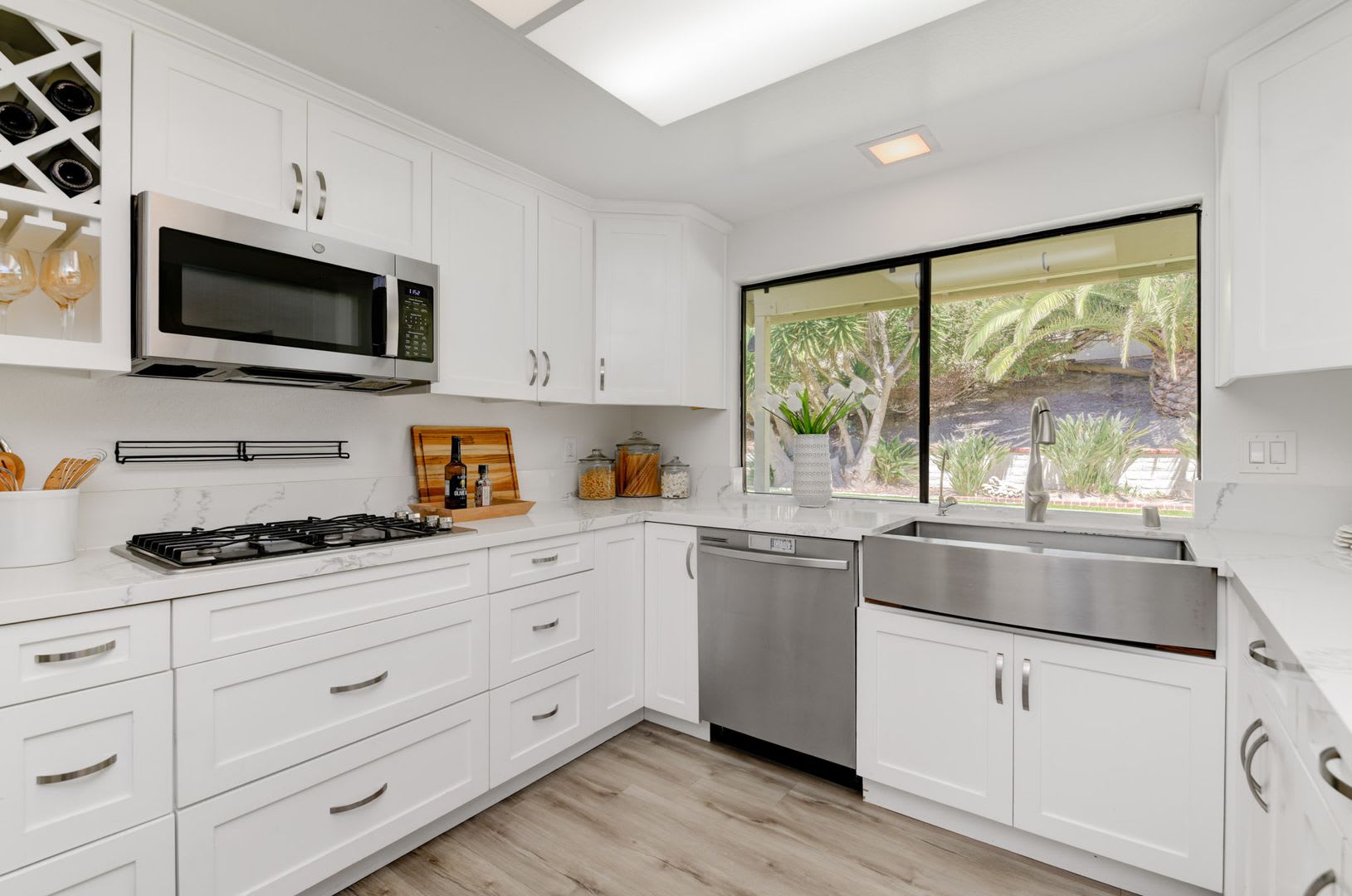 4bd/2ba Single Story Home In Hennie Hills Oceanside! – photo 2