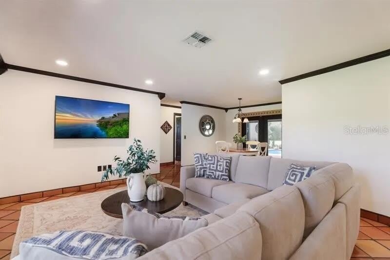 2077 RACIMO Drive – photo 3