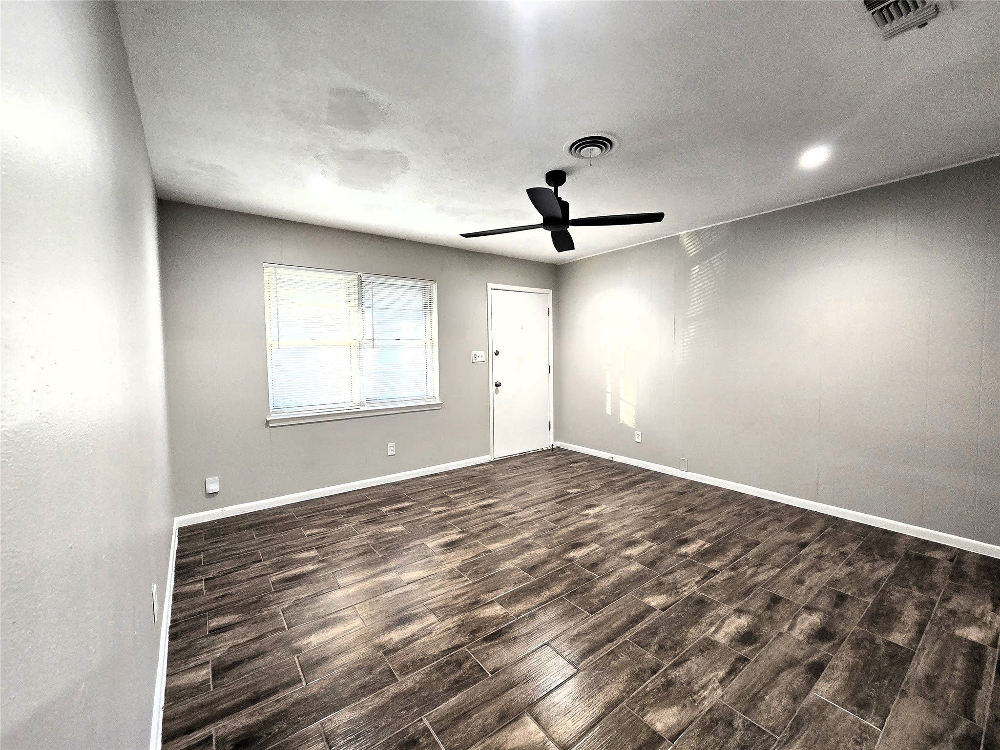 604 E 4th Street – photo 5