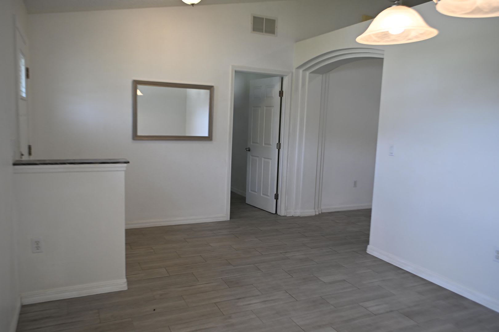 Large 4 bedroom home awaits your arrival! – photo 3