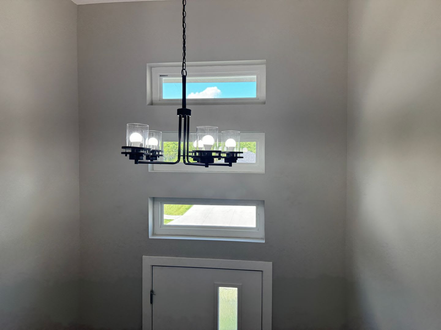 Luxury Bennington Townhome Ready For Move In – photo 3