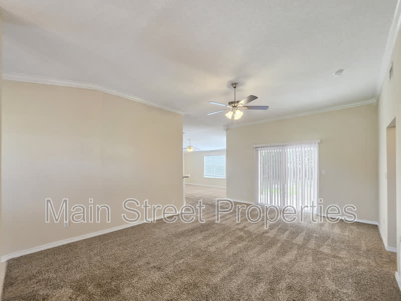 1057 Freeboard Boulevard – photo 3