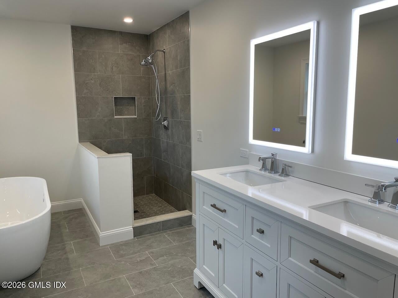 34 Suburban Avenue – photo 5