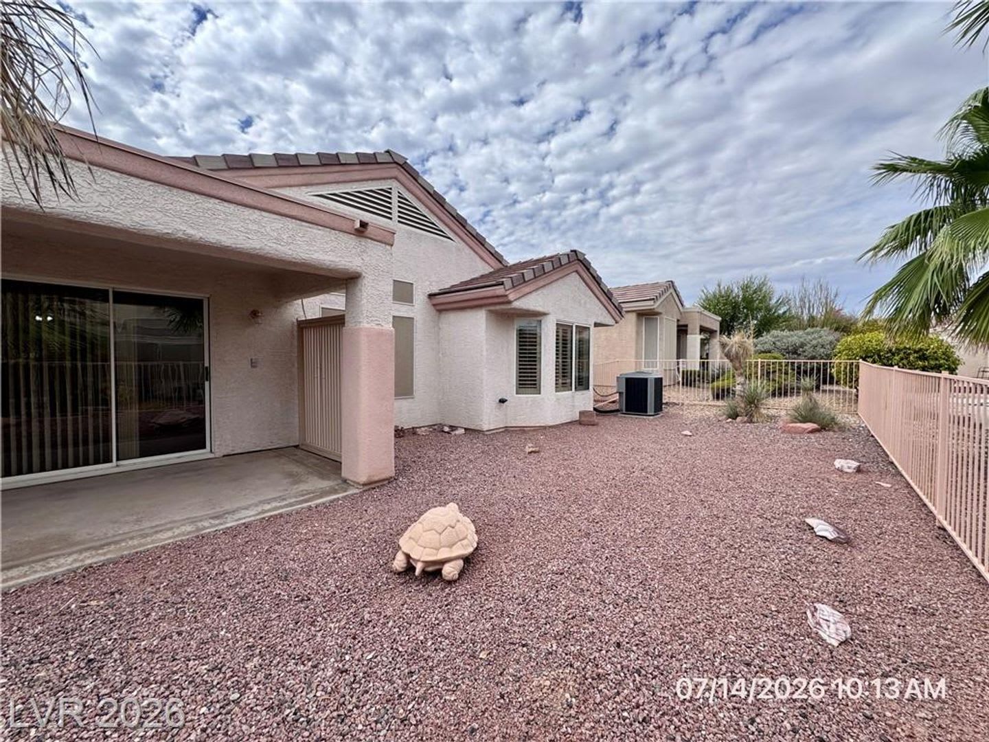 Beautiful 55+ Home with Vaulted Ceilings & Stainless Steel Kitchen – photo 4