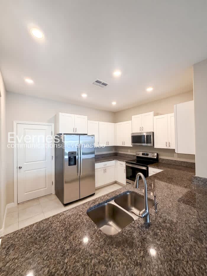 946 Royal Empress Drive – photo 4