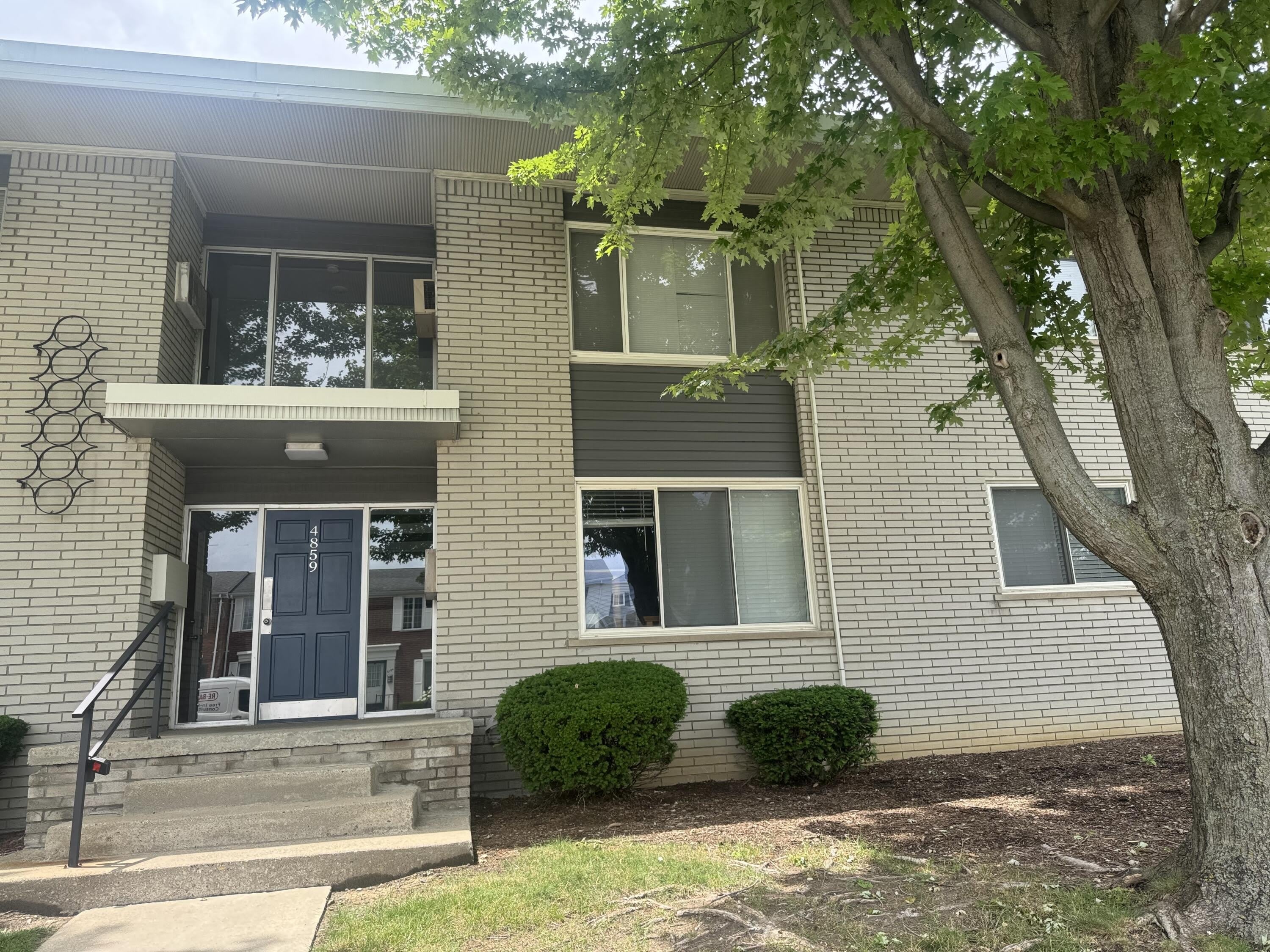4859 Mansfield Avenue – photo 1