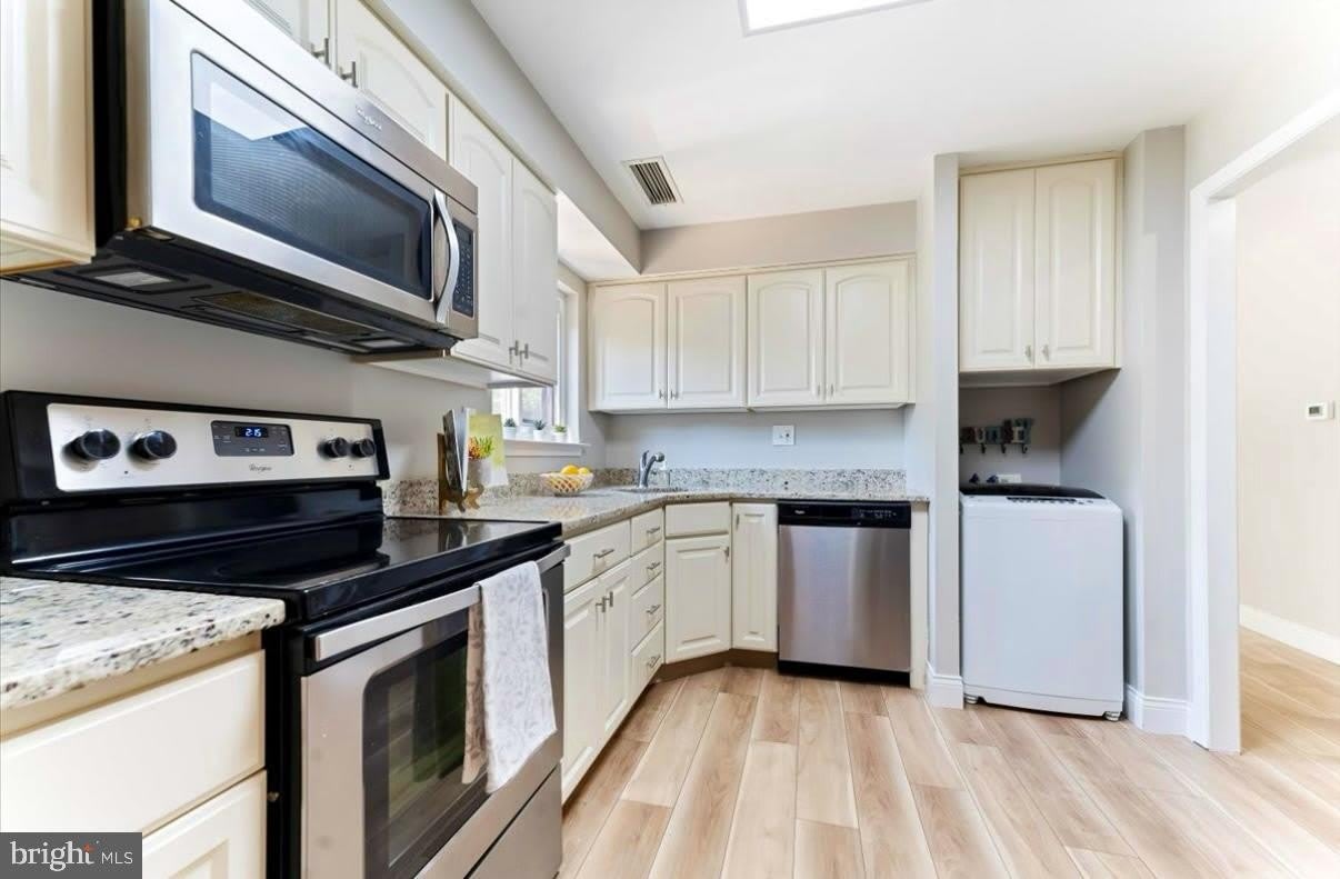 1750 OAKWOOD Terrace – photo 3