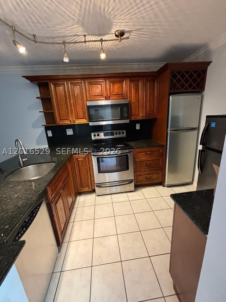 10329 NW 11th St – photo 3