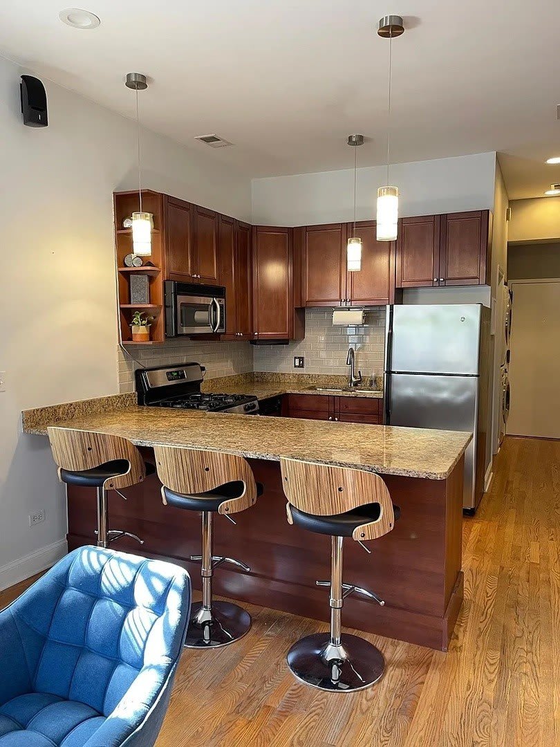 2025 W Erie Street – photo 4