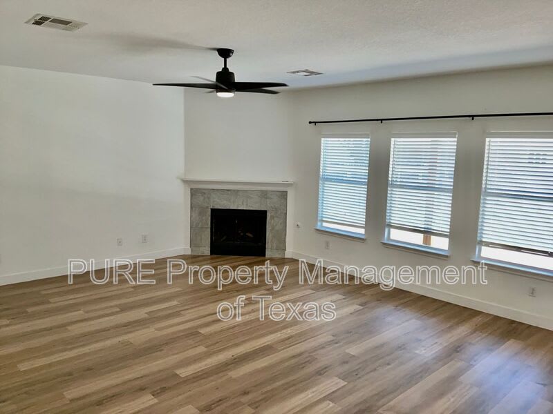 1405 Summercrest Blvd – photo 3