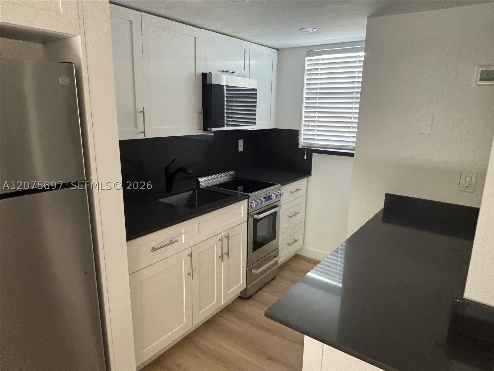 1025 SW 6th Ave – photo 3