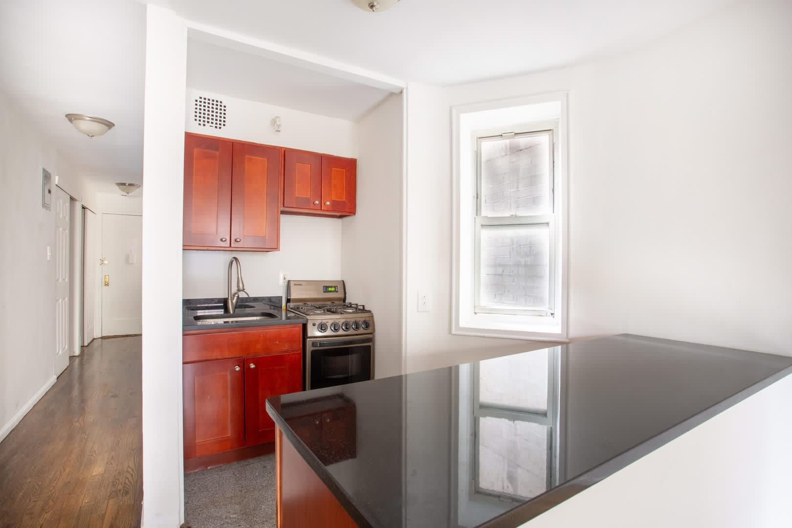 311 East 25th Street – photo 4