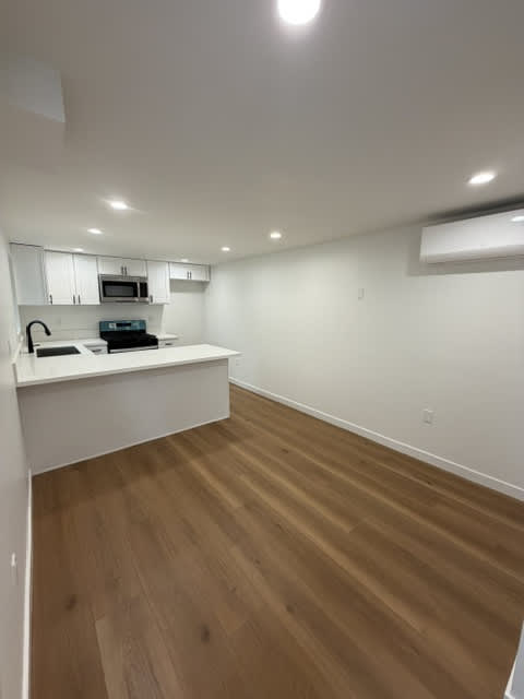 1114 Gladys Ave. – photo 1