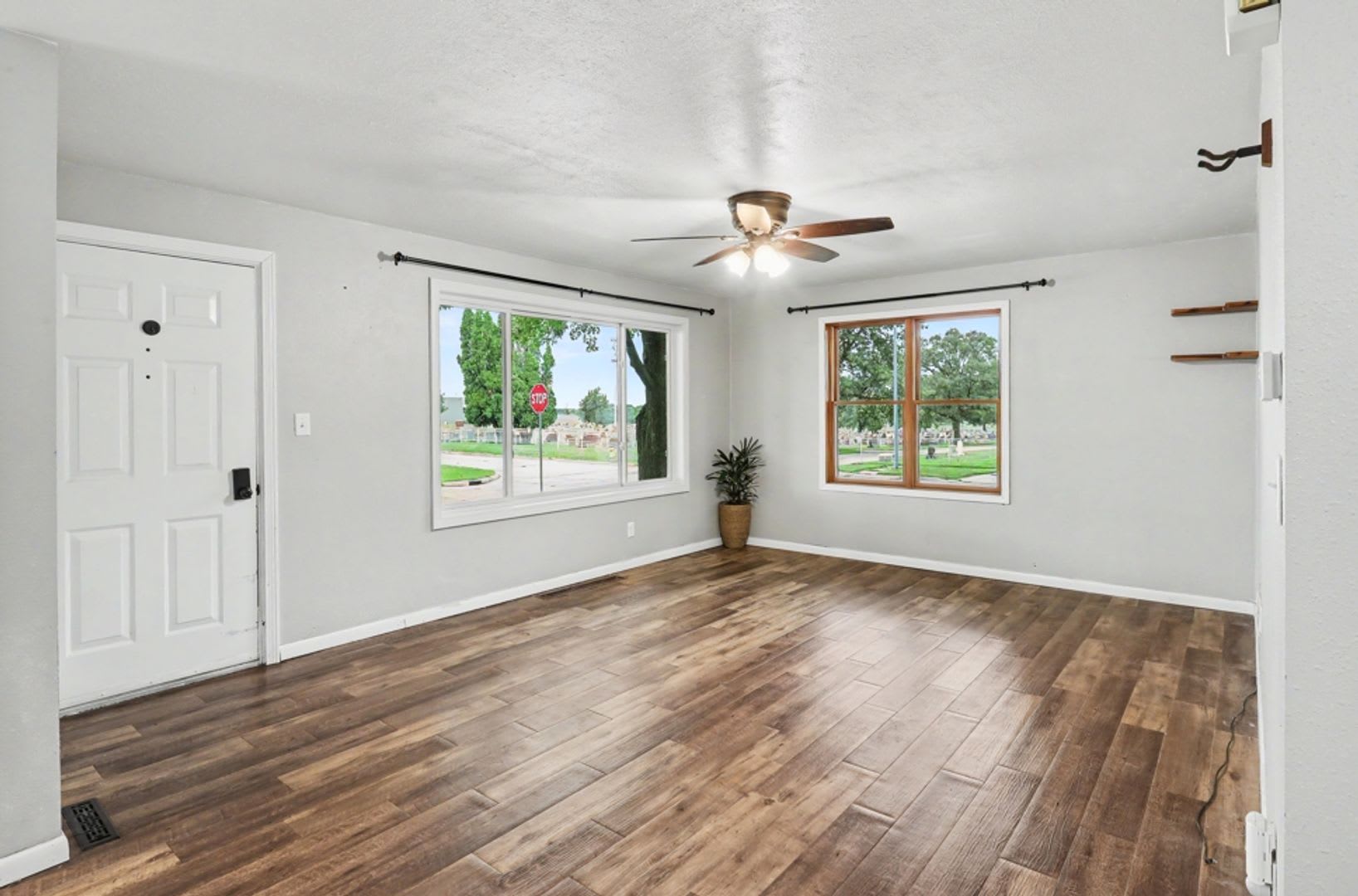 Rent: $1300; 2 beds – photo 2