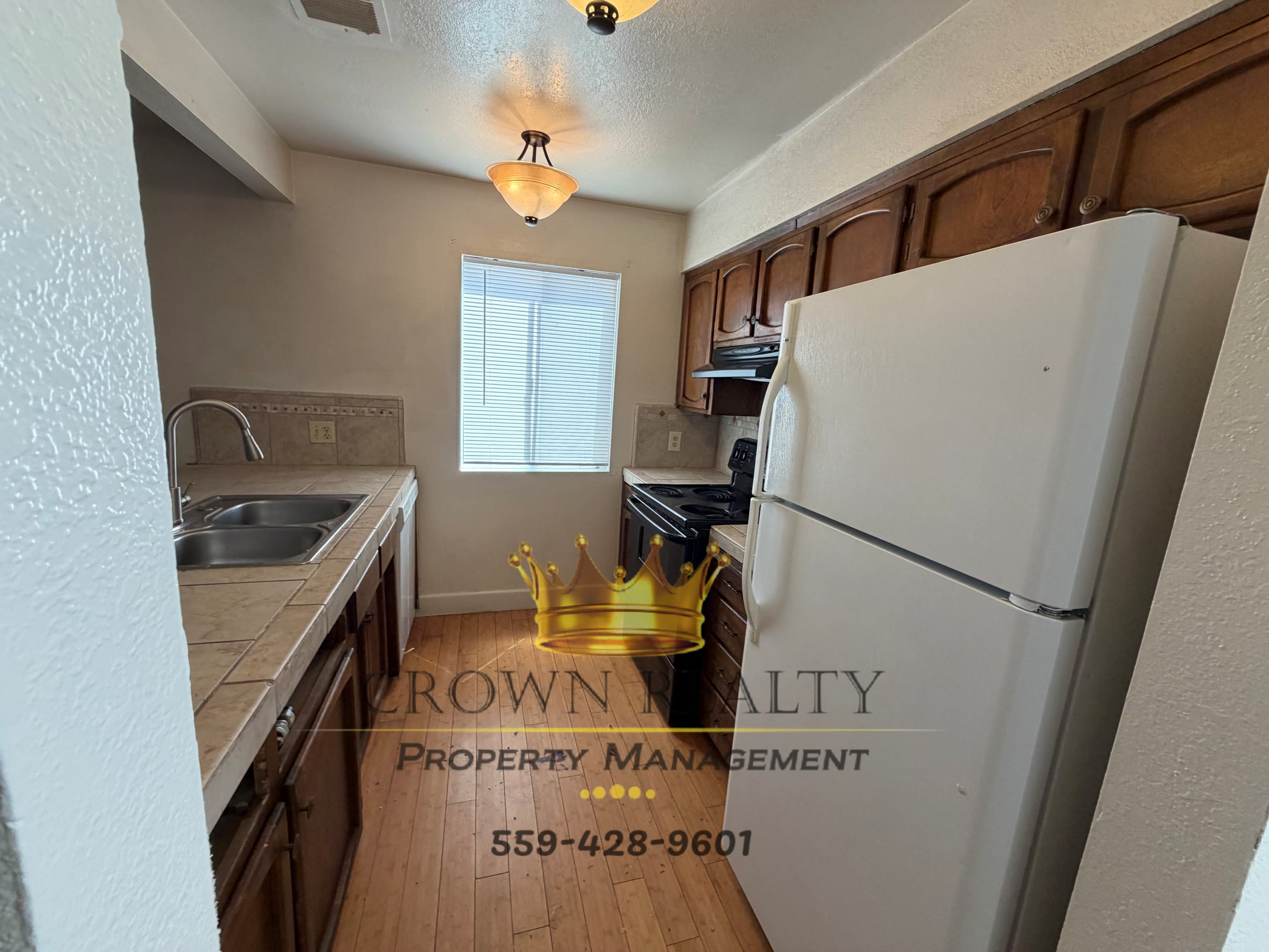 2731 W. Mission Ct. – photo 3