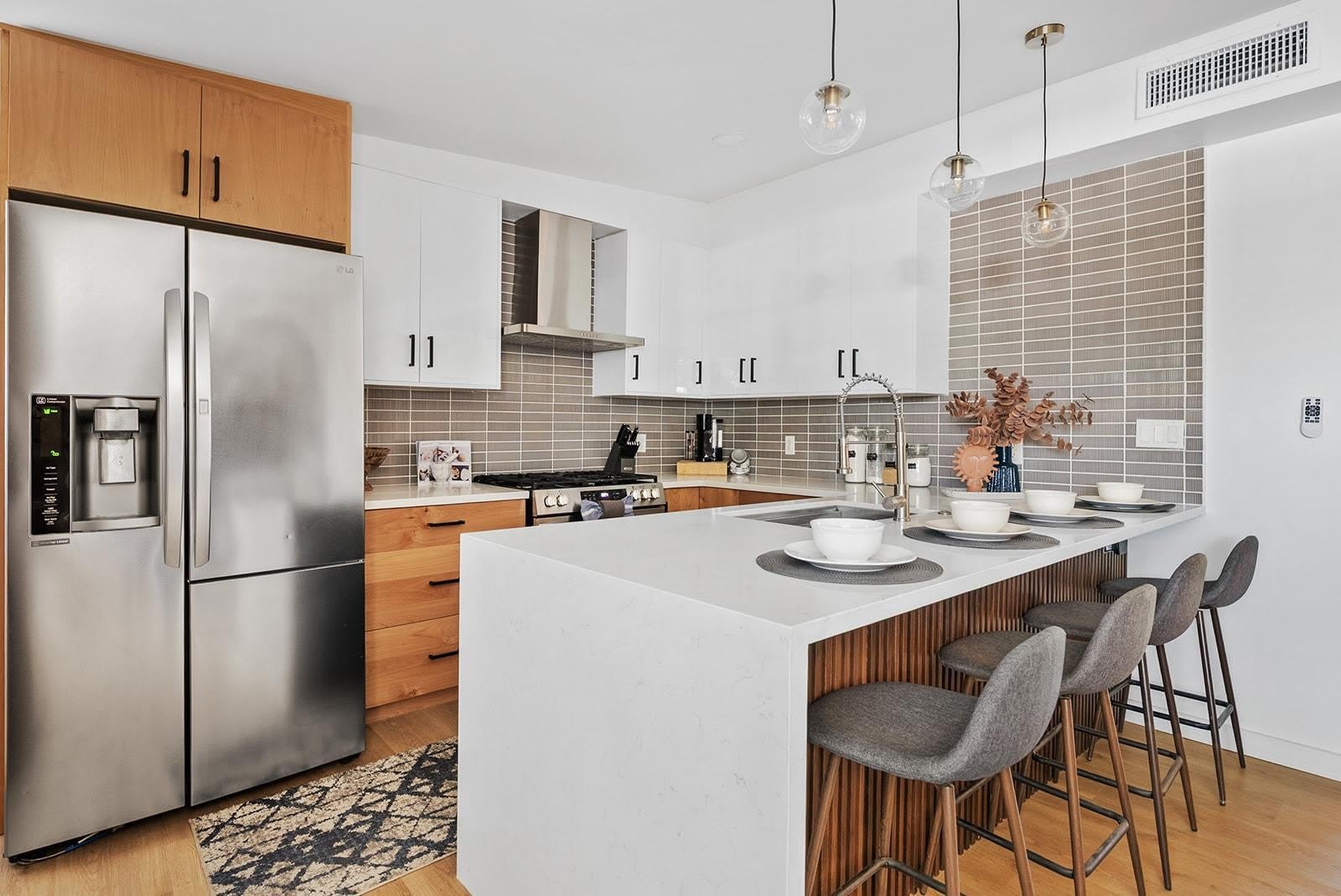 530 W 17Th Street – photo 2
