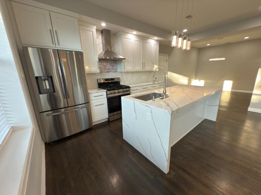 7427 W Addison St – photo 3