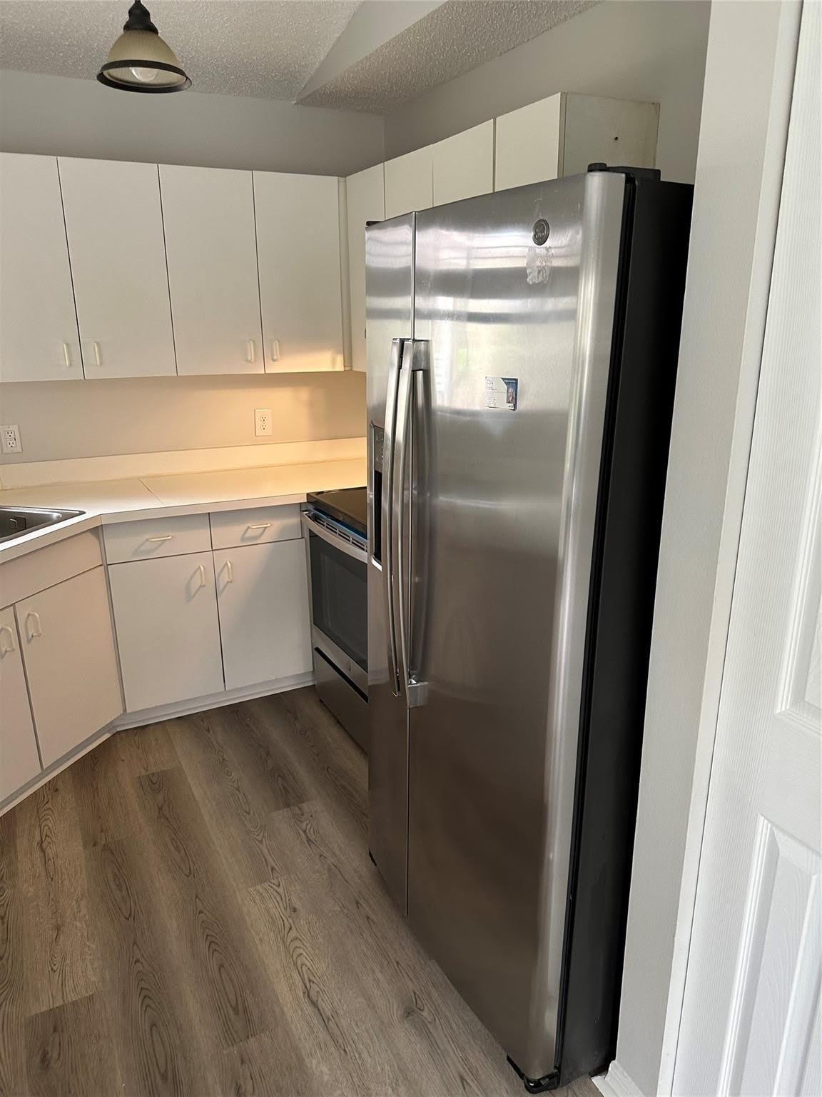 2825 Stoneway Lane – photo 2