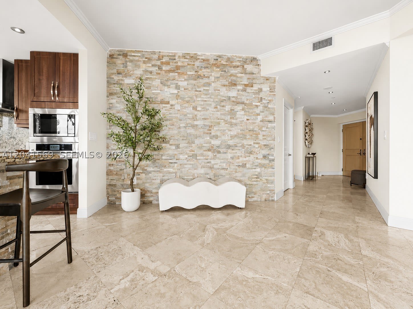 2645 S Bayshore Dr – photo 2