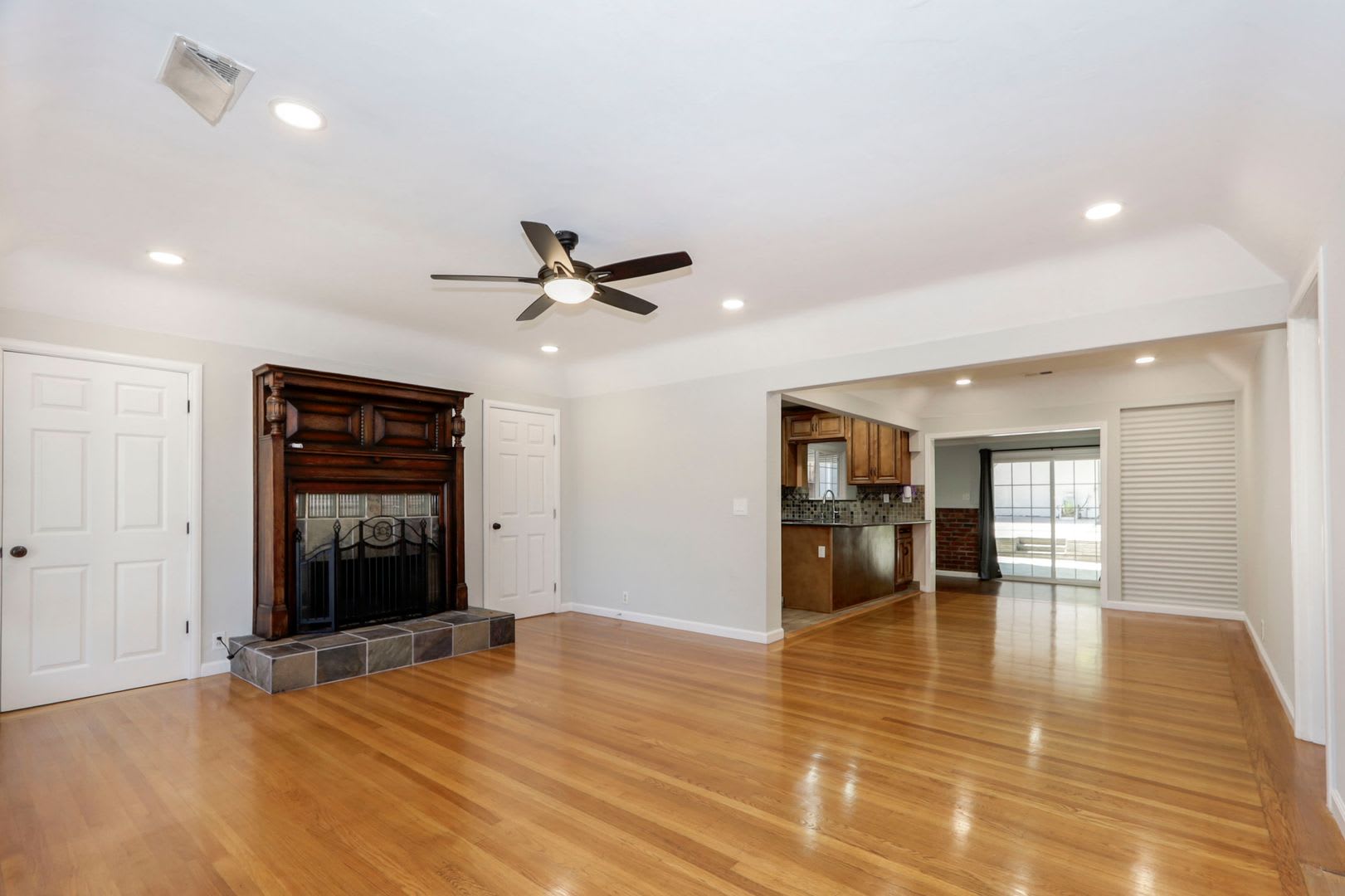 5BR/3BA Pet-Friendly Entire Property with Separate Guest House – photo 5