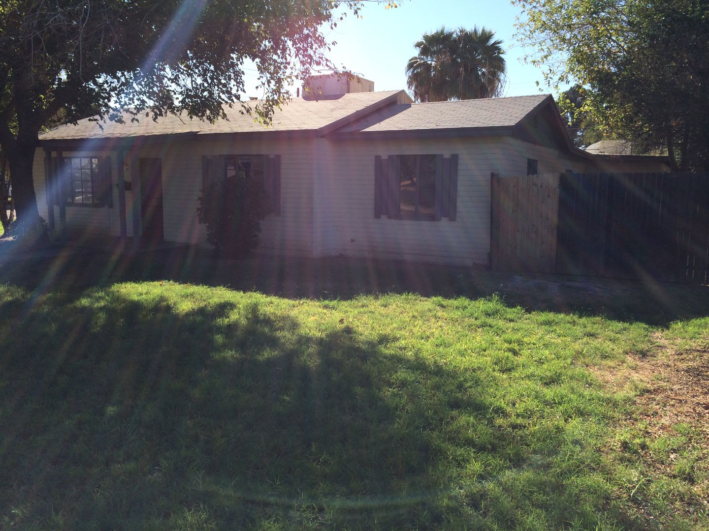 Roomy 6-Bedroom Home with Pool – photo 3