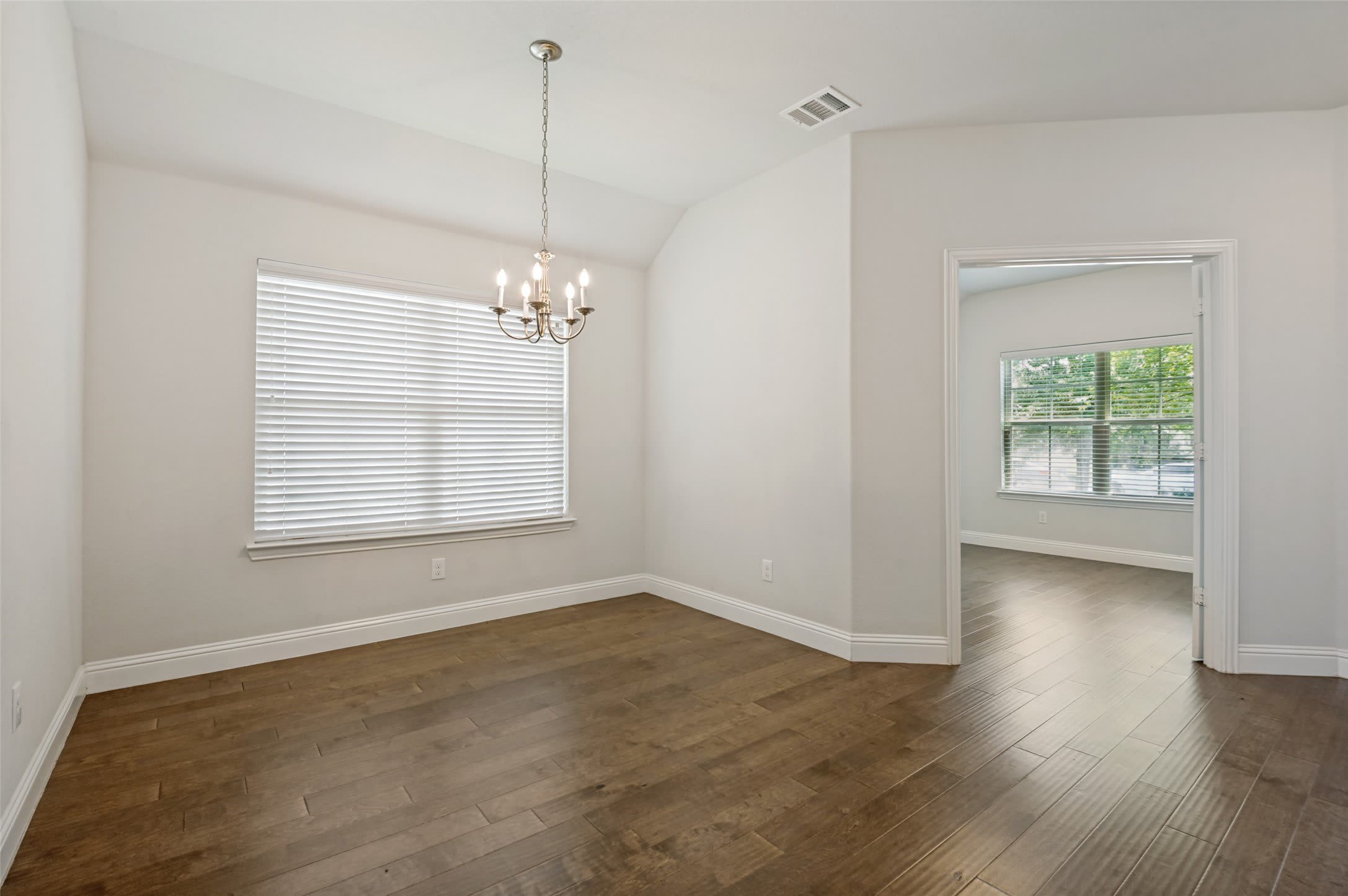4541 Conrad Avenue – photo 5