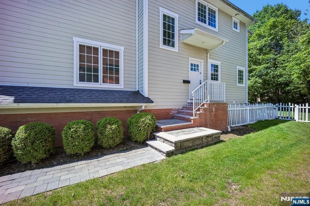 39 Grove Street – photo 2