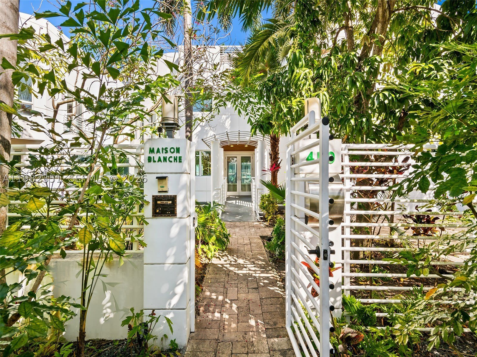 450 Victoria Ter – photo 2