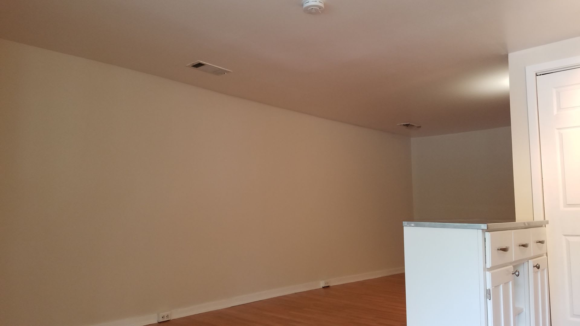 Adorable second level Studio Condo available mid September! – photo 3