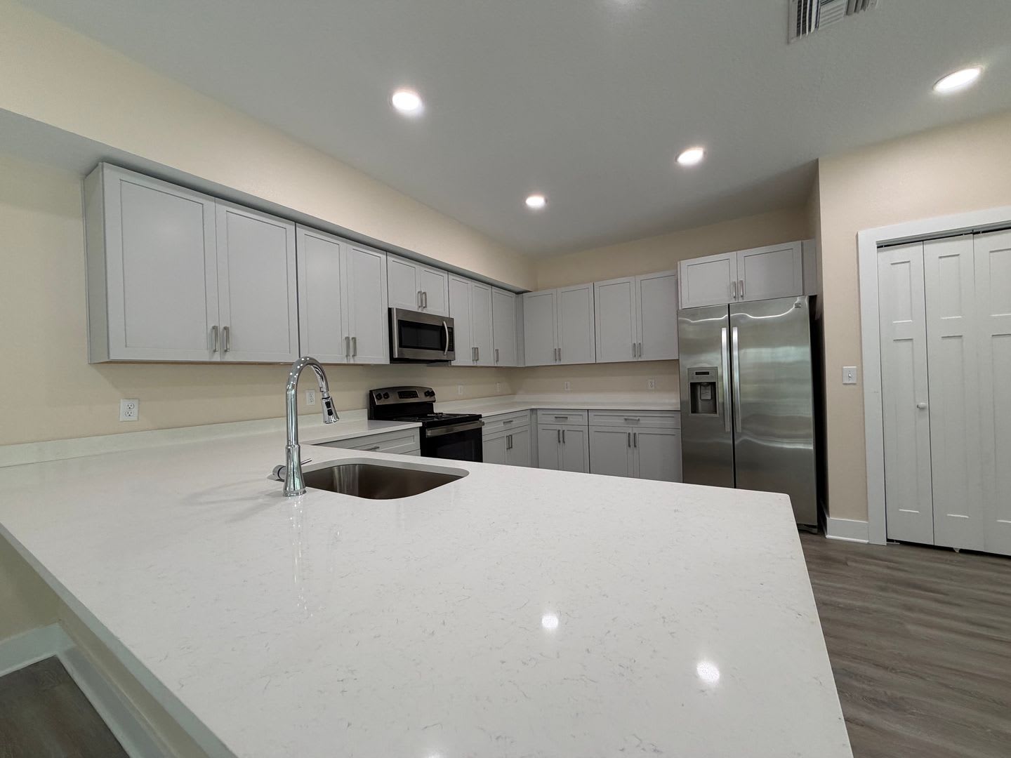 BRAND NEW 4BR / 4.5BA Home in Prime NW Gainesville Location – photo 4