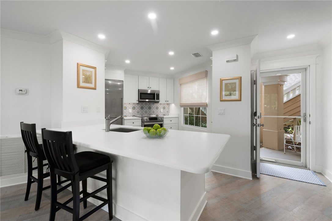 8745 Lakeside Boulevard – photo 3
