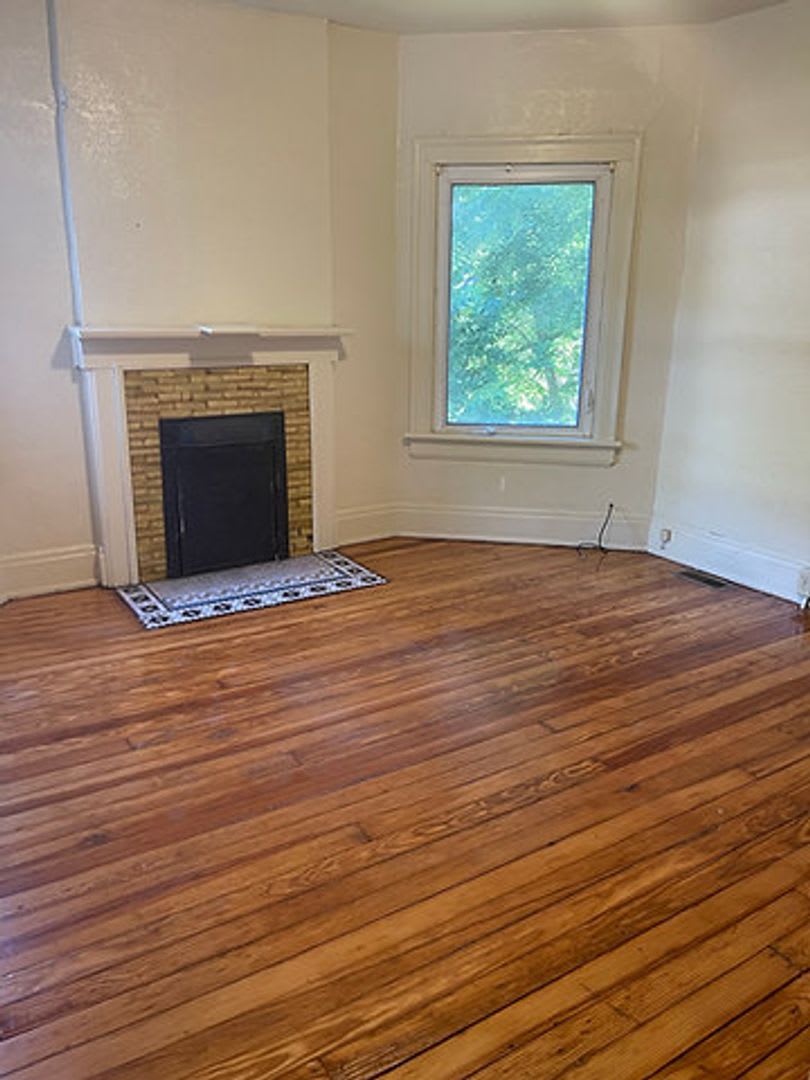 321 S. Main St. – photo 5