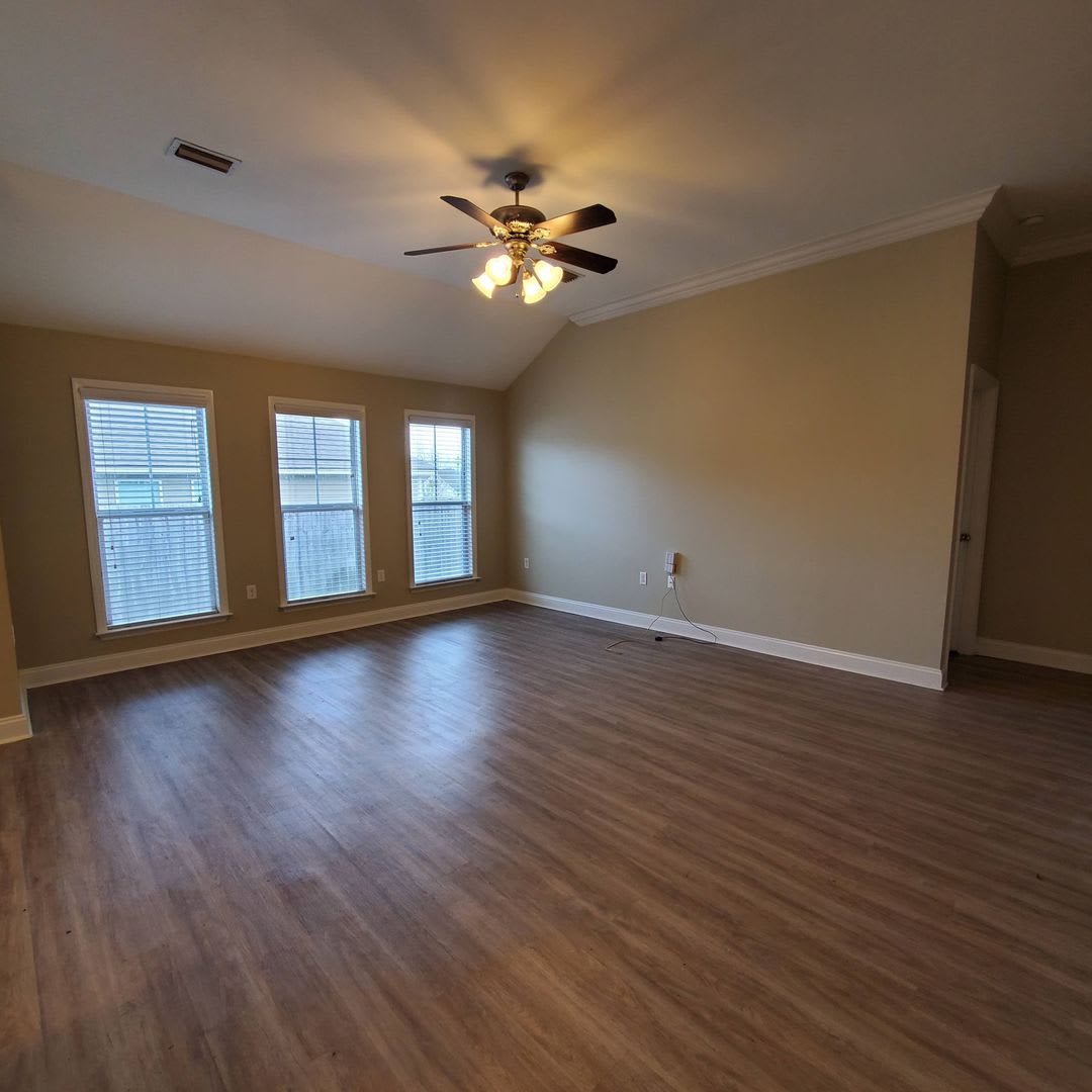 Modern Elegance Meets Southern Comfort: 4BR/2BA Gem in Northlake Neighborhood! – photo 2