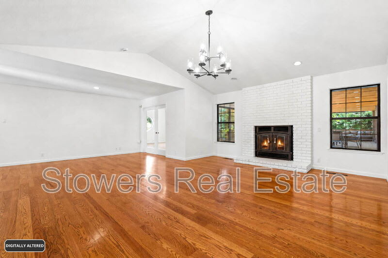 1121 Douglas Ct – photo 5