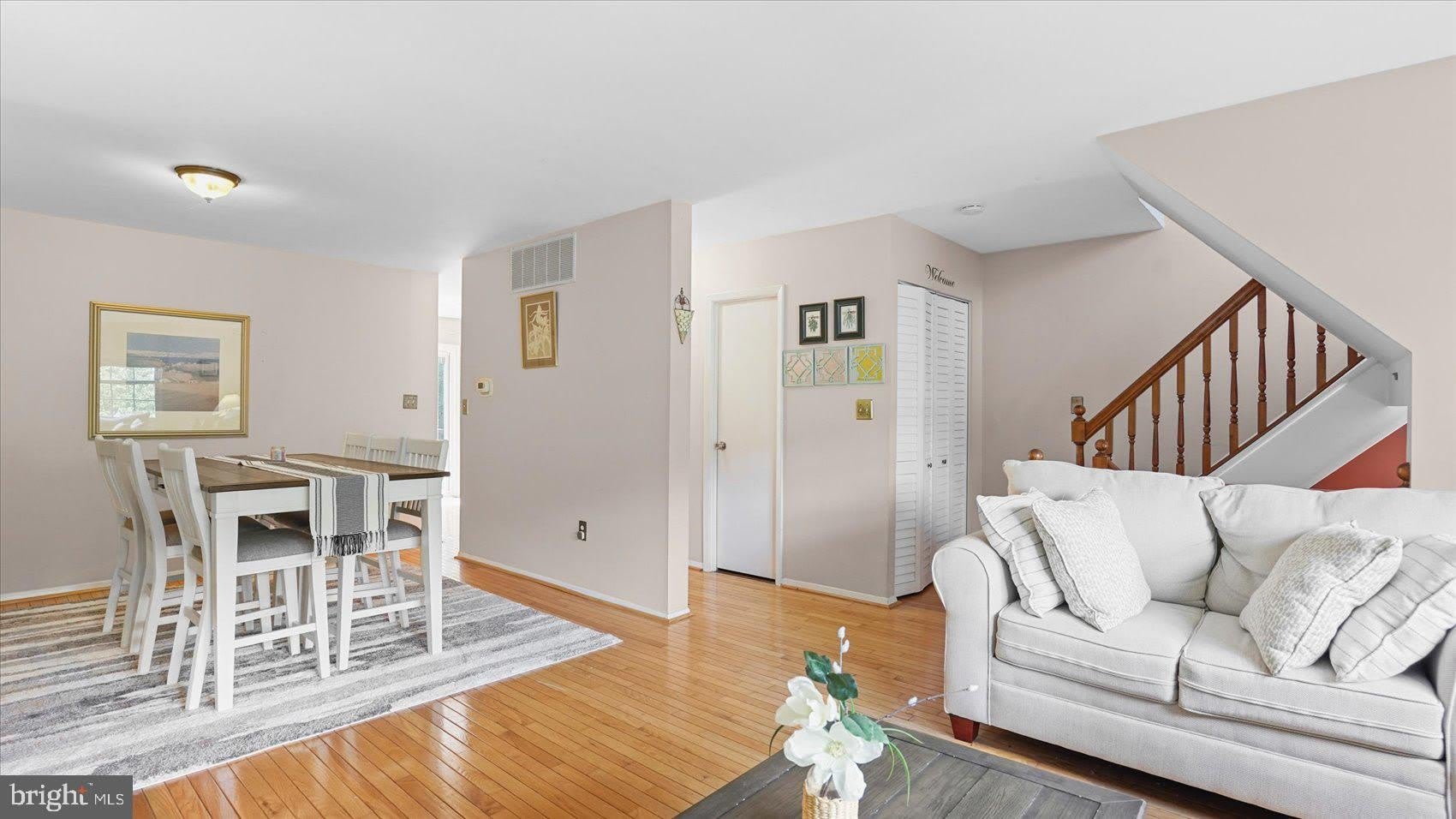 6 DRAWBRIDGE Court – photo 5